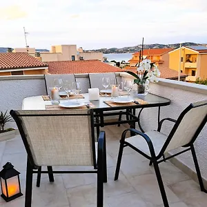https://maison-du-port.in-sardinia.net